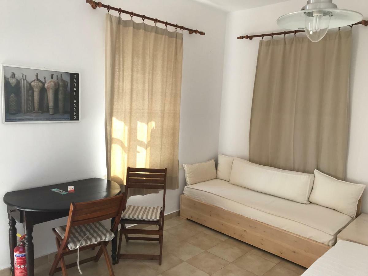 Villa Amalia Chalki Town Bagian luar foto